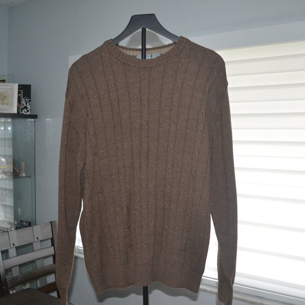 Oscar de la Renta Brown cable knit sweater , Size XL.